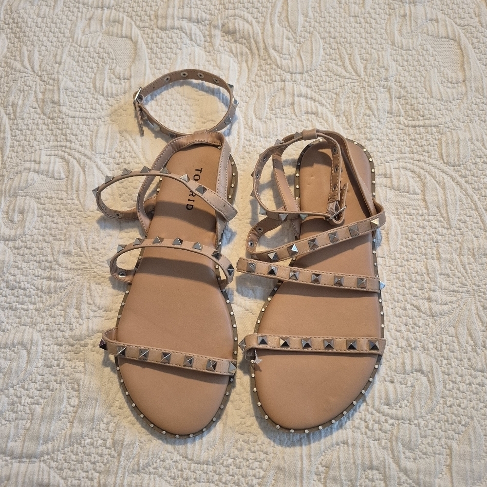 Torrid women's size 8WW tan sandals with strap decoration NWT #14501806